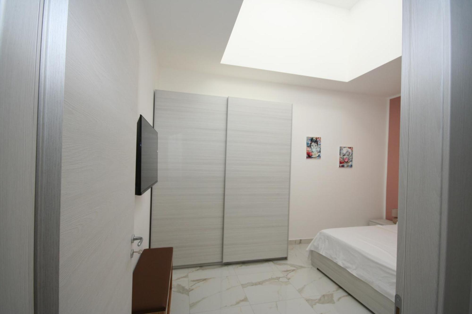 B&B Luxhome Catanzaro Bagian luar foto